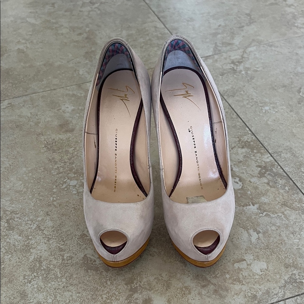 Giuseppe Zanotti Cream Peep-Toe Heels